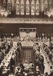 Re Giorgio VI e la regina Elizabeth partecipano a un pranzo per celebrare l