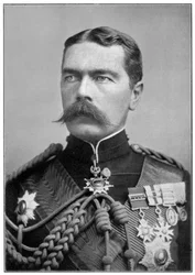 Kitchener di Khartoum in uniforme da cerimonia