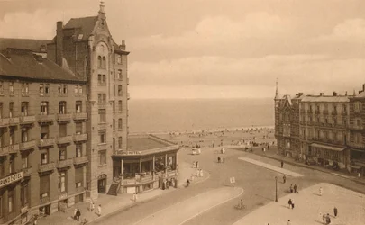 La Place Publique, Piazza della città, c1900