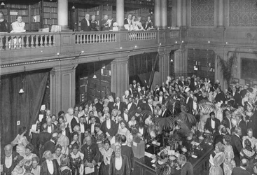 Serata delle signore alla Royal Society, Londra, c1903