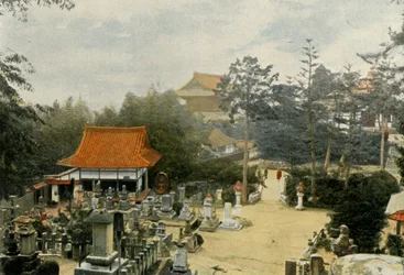 Le cimitero Kurodani a Kyoto, tombe scolpite