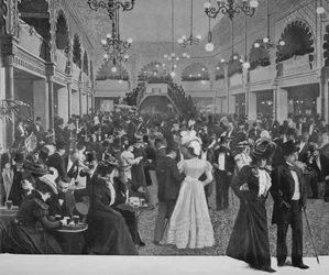 Le Hall Des Folies-Bergère