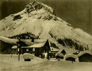 Lech am Arlberg di notte, Austria, c1935