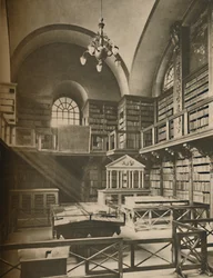Biblioteca della Cattedrale di San Paolo nel transetto occidentale