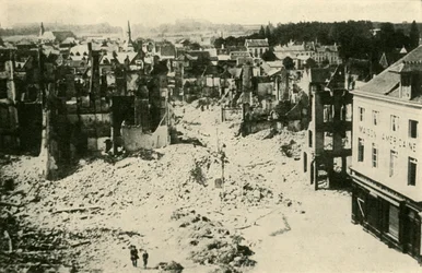 Lovanio dopo il Bombardamento Tedesco: una parte della città devastata