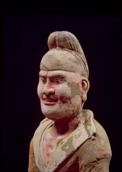 Uomo che viaggia lungo la Via della Seta, dettaglio del busto, cinese, dinastia Tang (618-906) (terracotta)