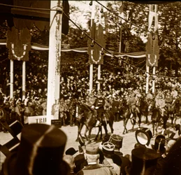 Maresciallo Ferdinand Foch e Generale Joseph Joffre durante la parata della vittoria, Parigi, Francia, 1918
