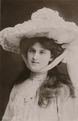 Miss Zena Dare, 1887-1975, c1930