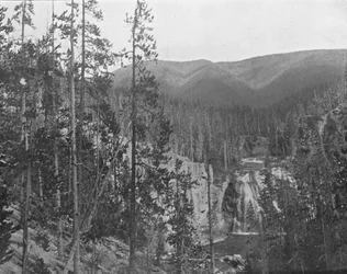 Fiume Missouri, sotto le Great Falls, Montana, USA, c1900