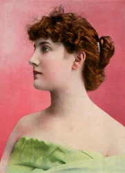 Mlle. Nelly Cormon, del Teatro del Gymnase