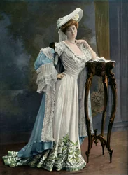 Mlle. Paule Andral - Del Teatro del Vaudeville - Ruolo di Roseline Denis. - L