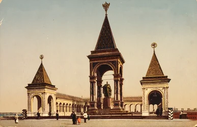 Monumento ad Alessandro II nel Cremlino di Mosca, Russia, c1904-c1905