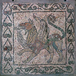 Mosaico di un grifone nella chiesa di San Giovanni Evangelista, XIII secolo