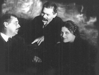 Moura Budberg con Herbert George Wells e Maxim Gorky a Pietrogrado, 1920