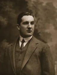 Mr Carlos Edwards, 1911