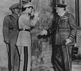 Il signor Churchill è accolto dallo Scià di Persia