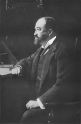 Mr. John Barrow, 1911