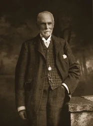 Mr W H Smith, 1911