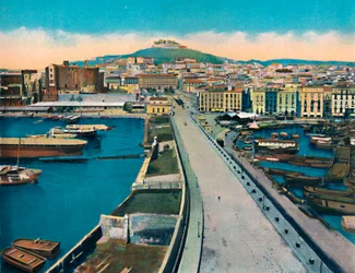 Napoli - Via Molo Col Castel S. Elmo, c1900