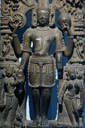 Museo nazionale, Nuova Delhi. Vishnu con le consorti. Dinastia Ganga orientale