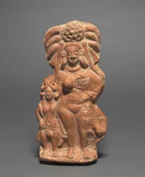 Divinità della natura Yakshi con nano ermafrodito, c. 100 a.C.