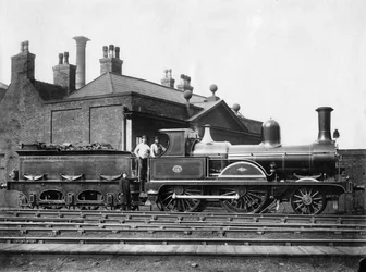 Locomotiva a vapore della North Staffordshire Railway n. 14 e il suo tender