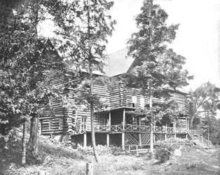 Vecchia capanna di tronchi, Lake Placid, Adirondacks, Stato di New York, USA