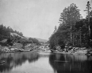 Sul fiume Ammonoosuc, Montagne Bianche, New Hampshire, c1897