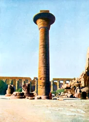 Una delle colonne di Re Taharqa, Karnak, Egitto, XX secolo