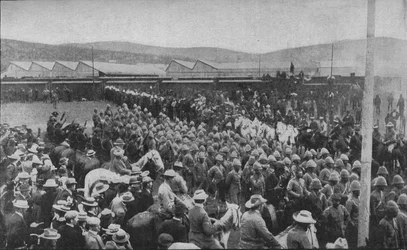 Uno degli incidenti dolorosi della guerra: truppe britanniche catturate marciate a Pretoria, 1902