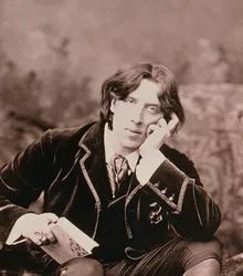 Oscar Wilde, drammaturgo e umorista irlandese, 1882