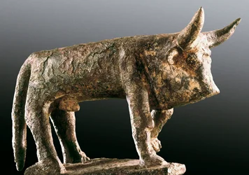 Bue, scultura in bronzo