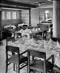 Parte del salone da pranzo turistico