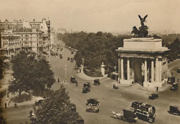 Piccadilly e la Quadriga di Constitution Hill, c1935