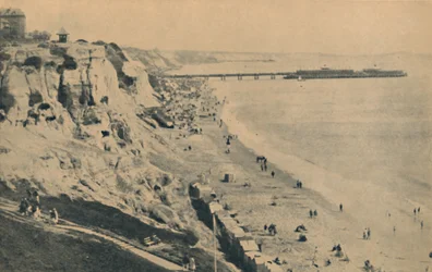 Molo e sabbie da Dudley Chine Boscombe Pier in lontananza, 1929