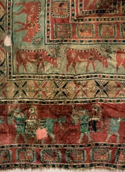 Dettaglio di tappeto a pelo: cervi e cavalieri, V-IV secolo a.C.