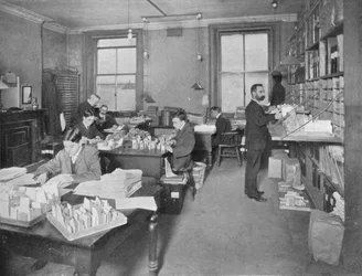 Preparazione delle pubblicazioni per la stampa, Ufficio Brevetti, Londra, c. 1903