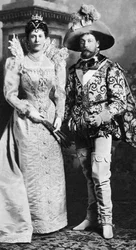 Il principe Giorgio e Maria di Teck in costume, Ballo di Devonshire House, 1897