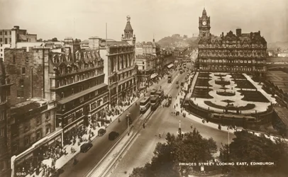 Princes Street guardando a est, Edimburgo, c1920s