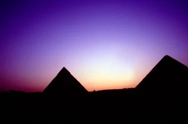 Piramidi di Giza, Egitto, al tramonto, c26° secolo a.C.