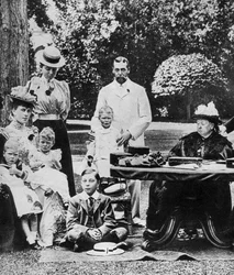 La regina Vittoria e la famiglia a Osborne House