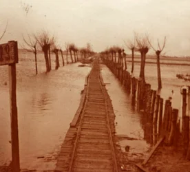 Linea ferroviaria, Nieuwpoort, Fiandre, Belgio