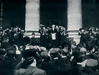 Lettura della Proclamazione della Guerra contro la Turchia dalla Borsa Reale, Londra, 1914