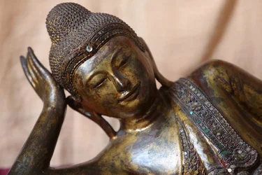 Statua del Buddha reclinato, Gretz
