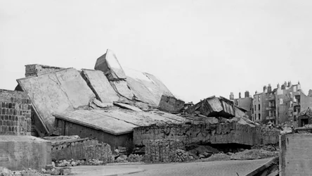 Resti di un bunker per U-boat, Kiel, Germania, c1945-c1965