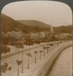 Molo di 5 miglia di Rio de Janeiro, che circonda la più grande baia chiusa del mondo, c. 1900