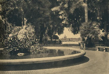 Roma - Il Parco del Pincio. Fontana di Mosè, salvata dalle acque da Brazza, 1910