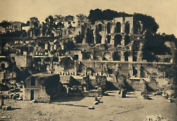 Roma - Le rovine della casa di Caligola che sovrastano la Casa delle Vestali, 1910