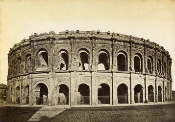 Anfiteatro romano, Nîmes, Francia, fine 19° o inizio 20° secolo