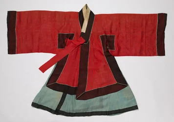 Costume cerimoniale reale e accessori, fine 1800-inizio 1900